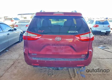 2016 Toyota Sienna Xle Premium 7-Passenger z USA, uszkodzony, nr VIN 5TDDK3DC1GS140650